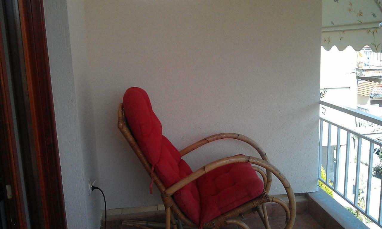 Apartment 60M From Sea! Nea Kallikrateia Esterno foto